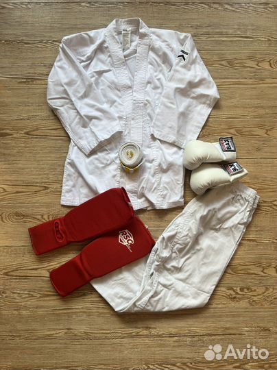 Кимоно перчатки шлем защита для каратэ