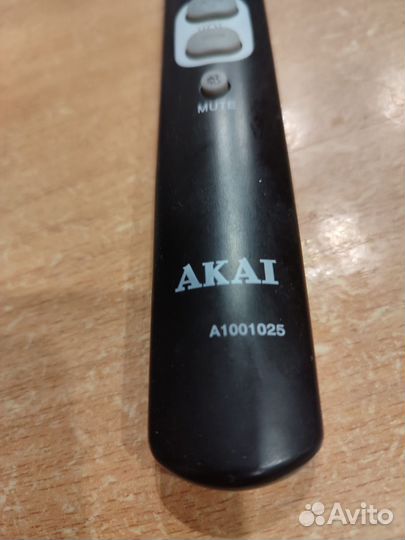Пульт от телевизора Akai комплект из двух штук