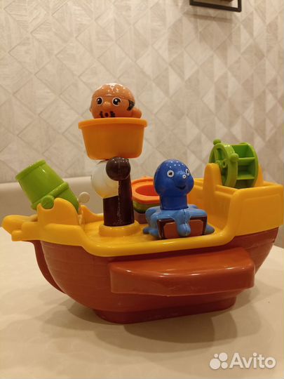 Много интересных игрушек