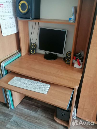 Компьютерный стол