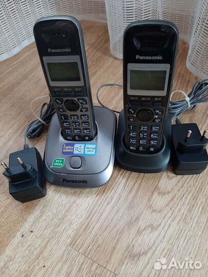 Телефон,в комплекте 2 трубки