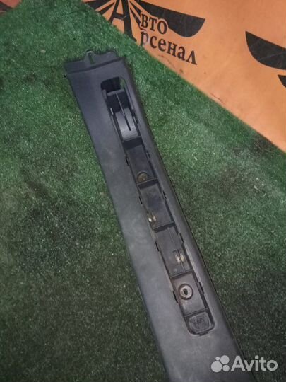 Накладка порога левая Volkswagen Touareg