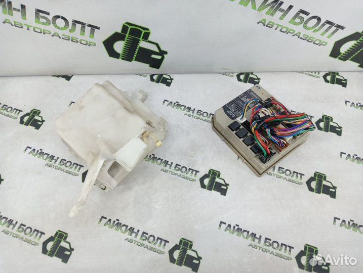 Блок предохранителей передний Nissan Note хэтчбек