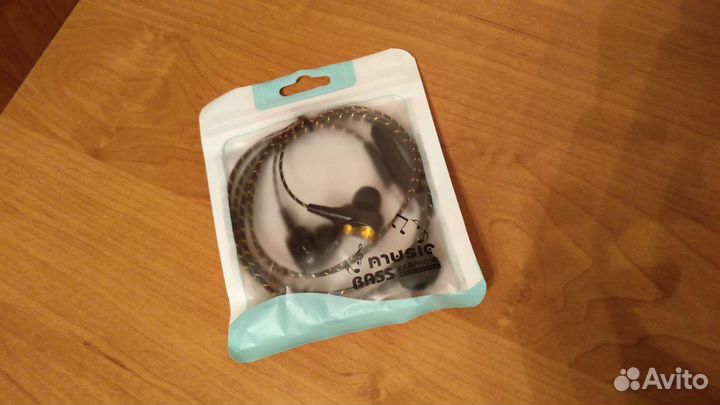 Наушники новые
