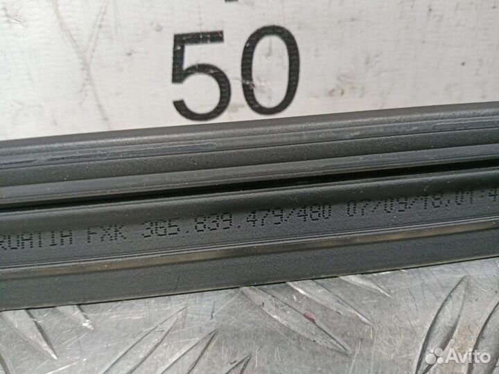 Б/У Накладка стекла заднего правого#002