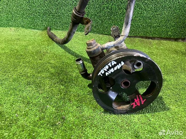 Насос гидроусилителя руля Toyota Avensis T250