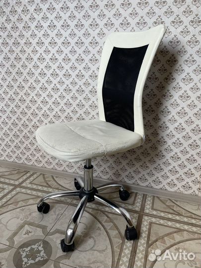 Компьютерное офисное кресло