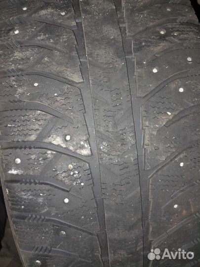 Bridgestone Ice Cruiser 7000 235/45 R17