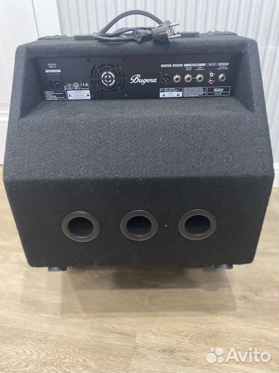 Басовый комбоусилитель