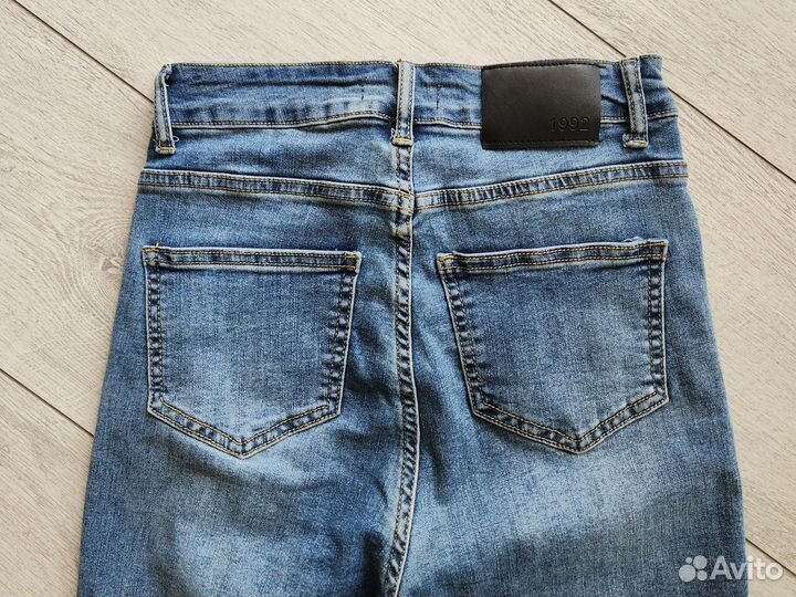 Джинсы