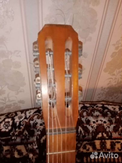 Акустическая гитара