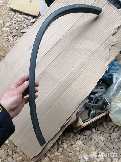 Накладка на крыло передняя левая Nissan Ter