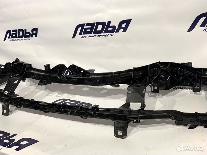 Рамка радиатора Ford Focus 2(05-11)