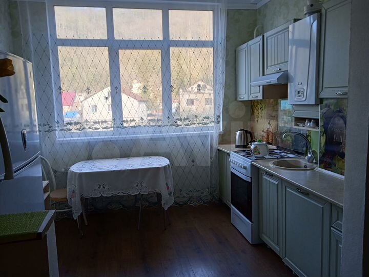 2-к. квартира, 46 м², 2/4 эт.