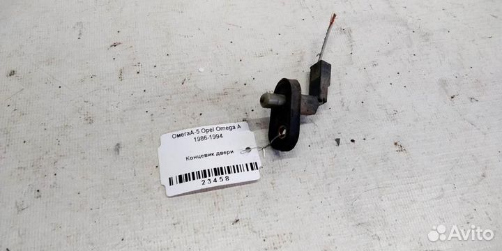 Концевик двери Opel Omega A