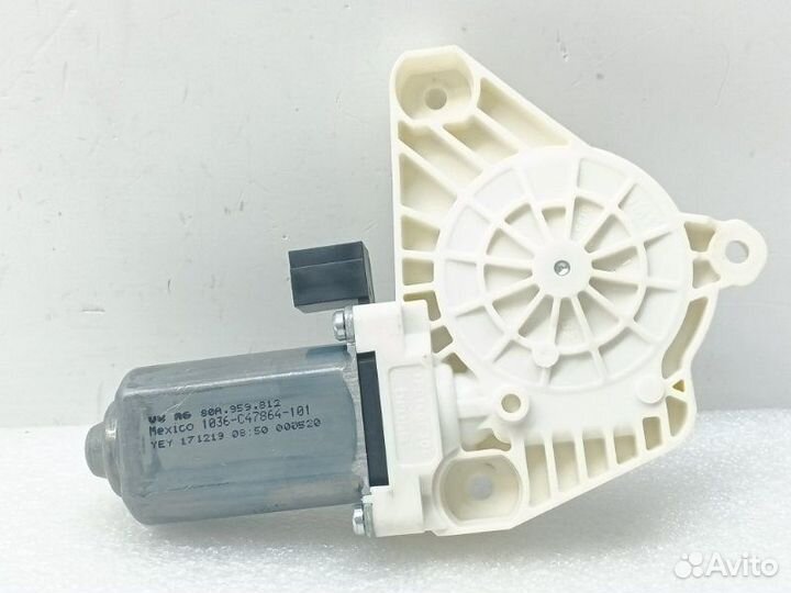 Моторчик стеклоподъемника задний левый Audi Q5 FY