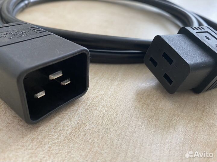 Кабель для компьютера