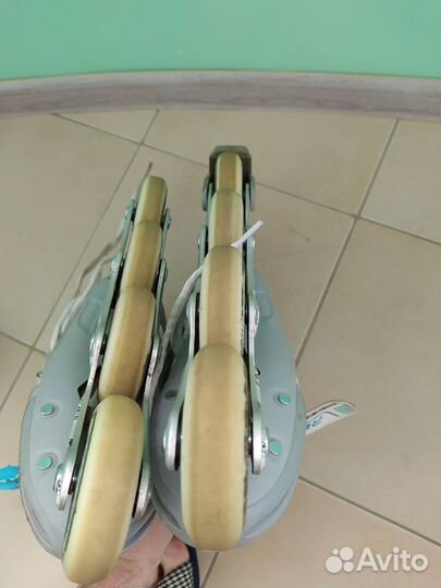 Роликовые коньки женские Reaction