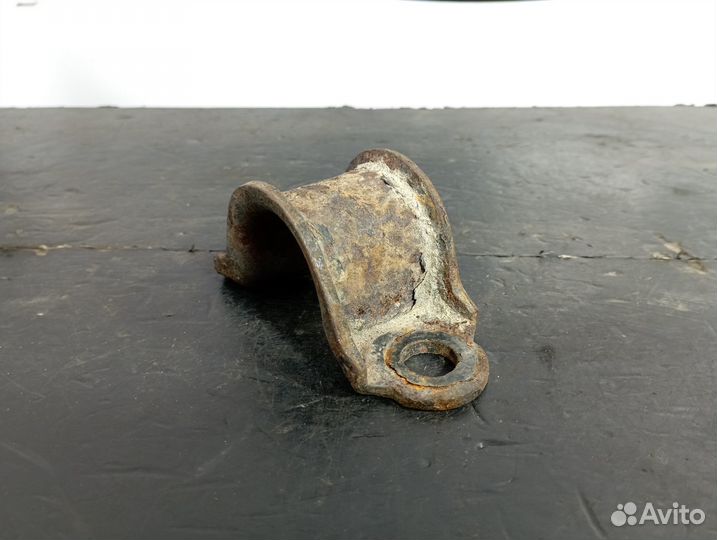 Кронштейн стабилизатора Volkswagen Transporter T-5