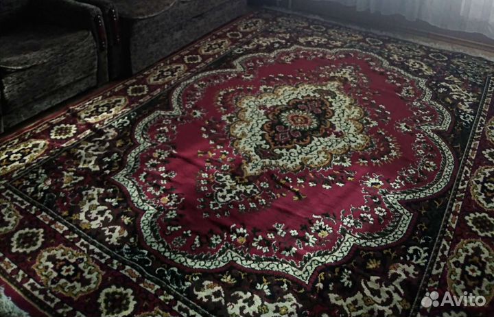 Ковер шерстяной новый