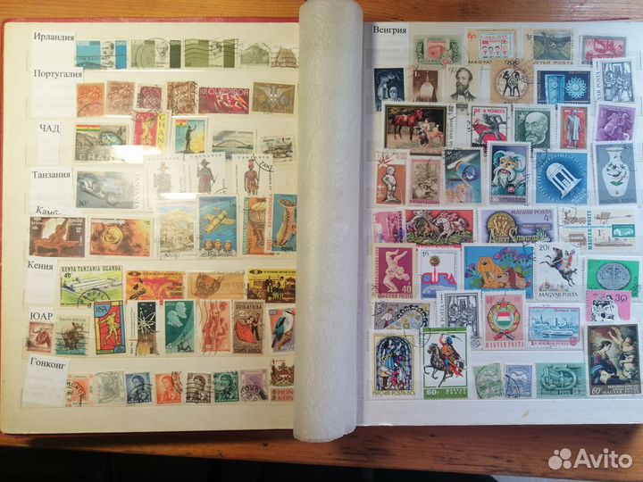 Альбом с иностранными марками более 1200 штук