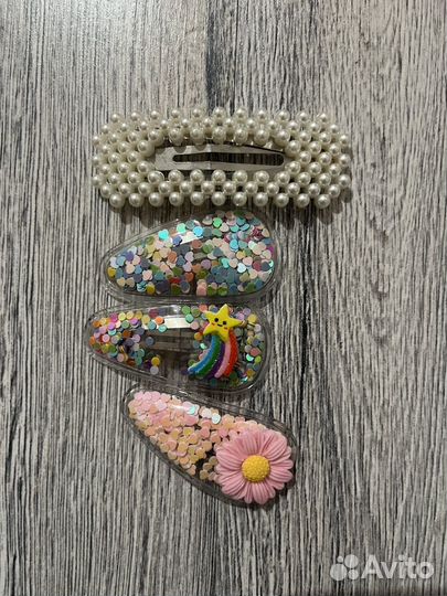 Заколки для волос