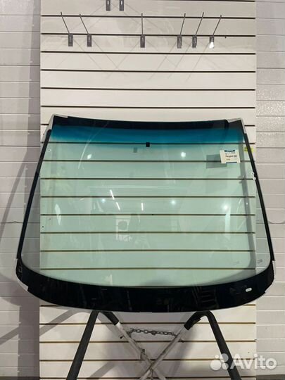 Лобовое стекло Пежо 206