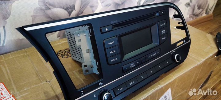 Штатная магнитола Hyundai Elantra AD 2016-2018