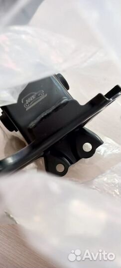 Левая опора двигателя Hyndai Tucson