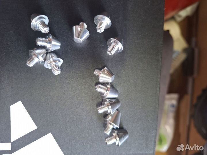 Шипы для бутс adidas