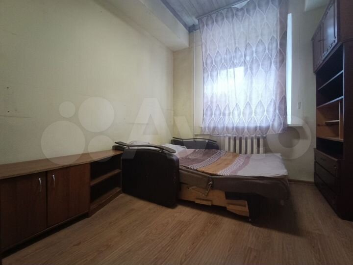 Комната 16 м² в 3-к., 2/2 эт.