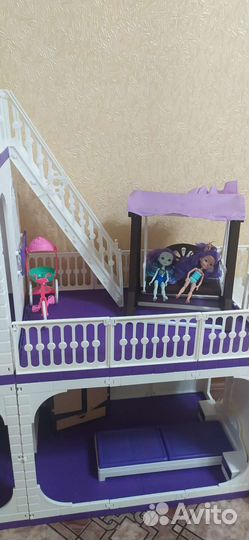 Кукольный домик с мебелью