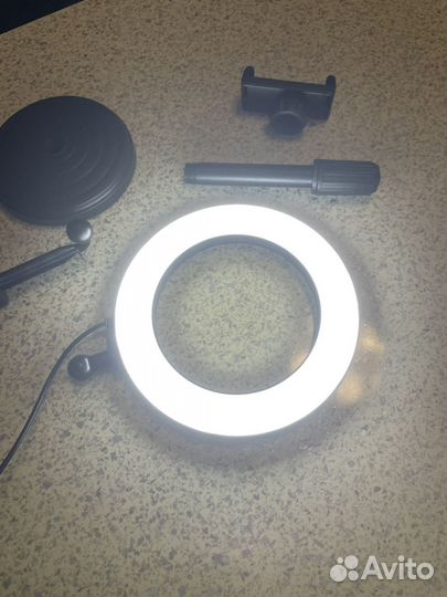 Лампа настольная с держателями для телефона