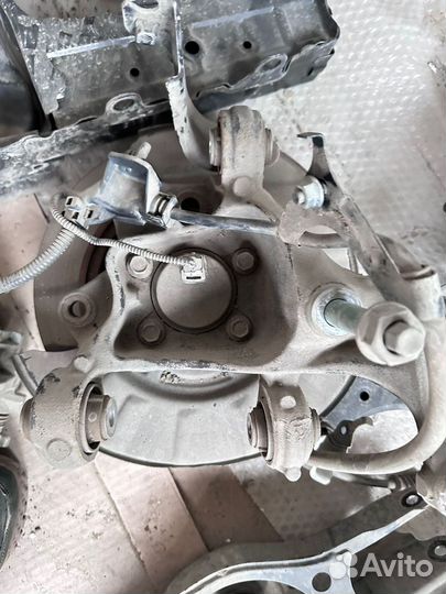 Поворотные кулаки Toyota Camry (XV70)