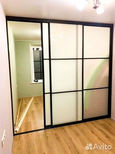 Раздвижная перегородка с матовым стеклом