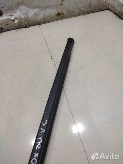 Уплотнитель стекла (задний, левый,внешний)