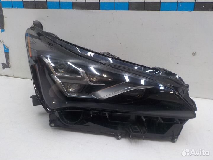 Фара правая Lexus NX200/NX200t/NX300/NX300h