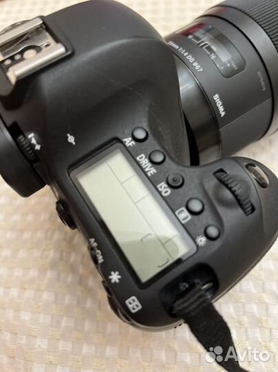 Зеркальный фотоаппарат Canon EOS 6D