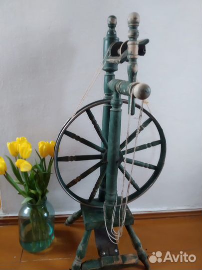 Прялка ножная в рабочем состоянии