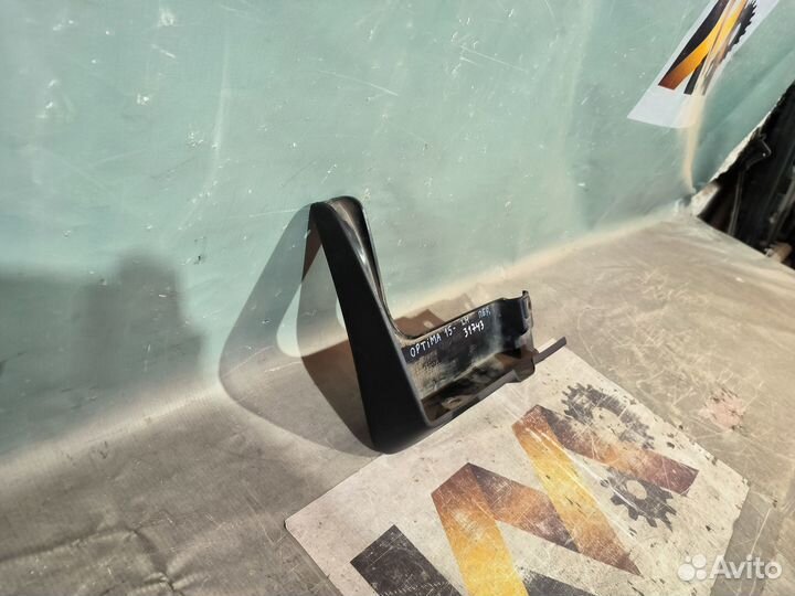 KIA Optima 16- Брызговик Передний левый 31743