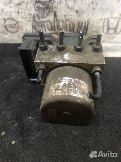 Блок abs Hyundai Solaris седан G4FC 2013