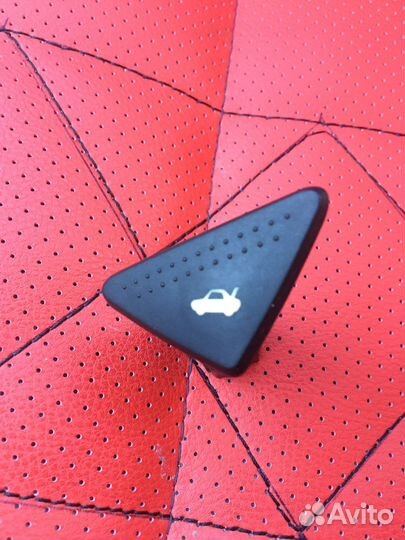 Кнопка открывания багажника Ford focus 1