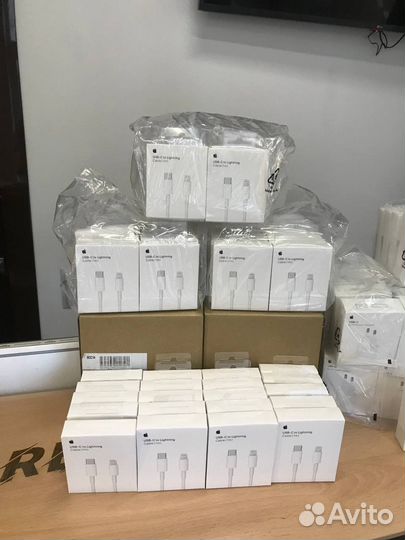 Комплект: Адаптер Apple 20W + Type-C Lightning