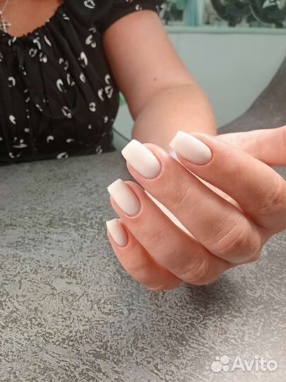 Маникюр педикюр в студии