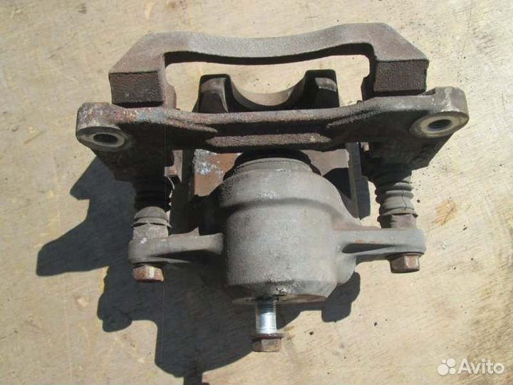 Суппорт задний правый Subaru Legacy BP5 EJ204