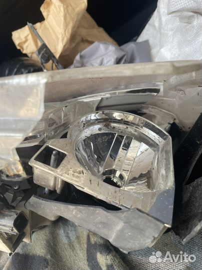 Фара mitsubishi pajero 4 правая на запчасти