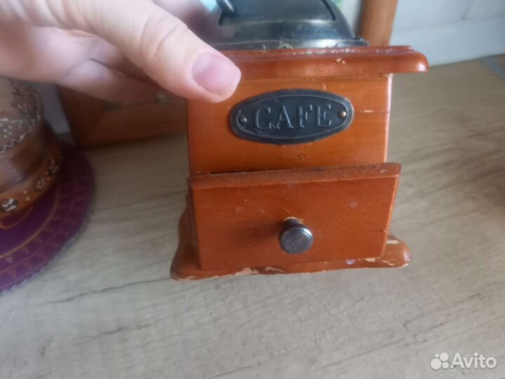 Кофемолка жерновая