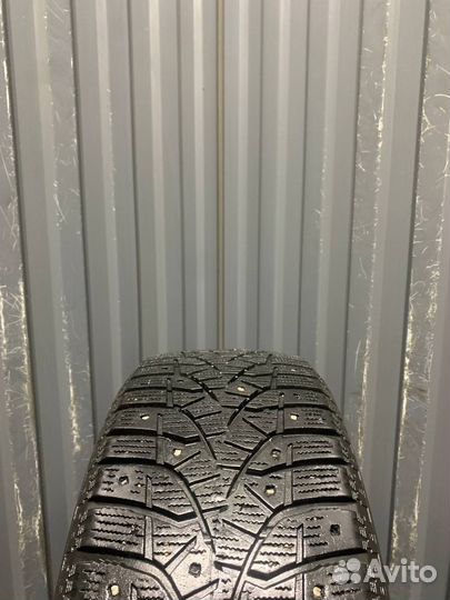 Bridgestone Blizzak Spike-02 205/55 R16 91T