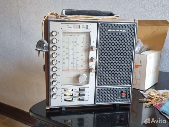 Радиоприемник СССР Меридиан 210