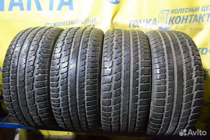 Kumho I'Zen KW27 245/45 R18
